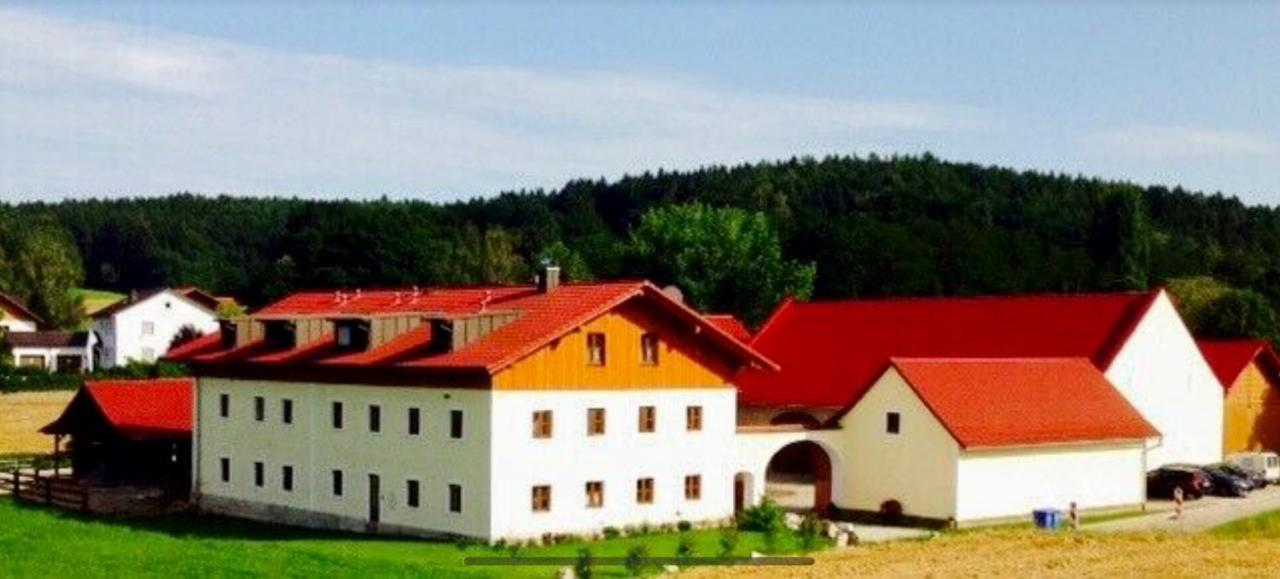 Pension Laurent Ranch Gottfrieding Exterior photo